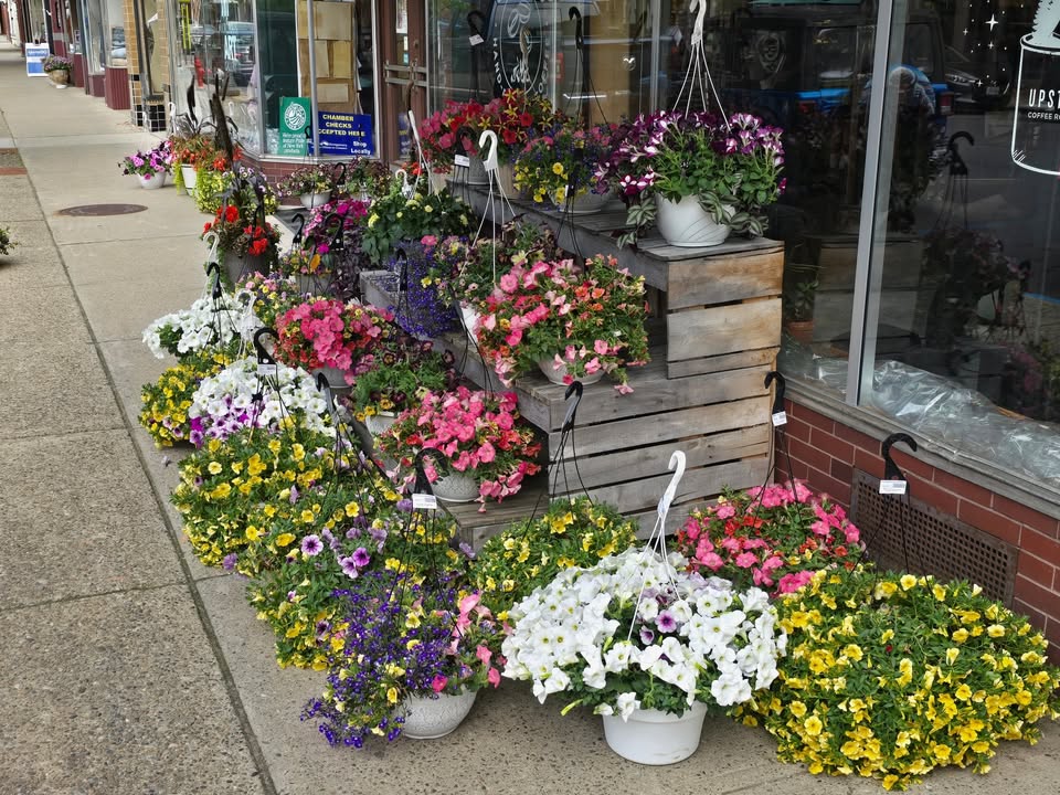 Mohawk Harvest Cooperative Market