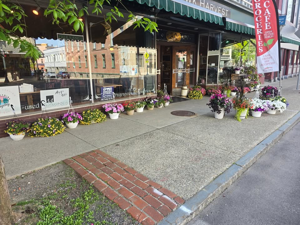 Mohawk Harvest Cooperative Market