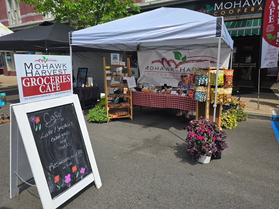 Mohawk Harvest Cooperative Market